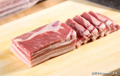带皮五花肉 称重 pork belly per LB
