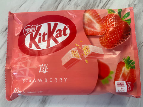 KitKat strawberry chocolate wafer bar 浓茶巧克力威化棒