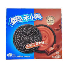 Oreo cookies with chocolate flavor filling