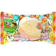 Meito carp strawberry whipped cream 16.5g
